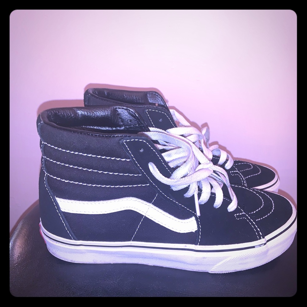 Unisex Sk8-Hi Black & White Vans Sneaker